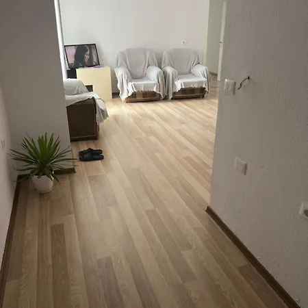 Lakeview Apartment